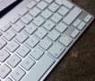 Безжична клавиатура Apple MC184F/B, снимка 1