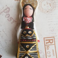 Дървена кукла в народна носия, снимка 1 - Колекции - 34723577