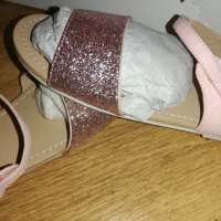 Нови сандали h&m за момиче  34 номер, снимка 2 - Детски сандали и чехли - 26504194