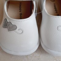№23/24, Бели бебешки обувки за момиче HAPPY BEE със сребристи сърца, снимка 4 - Бебешки обувки - 32784149