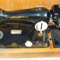 Стари  шевни машини, снимка 2 - Антикварни и старинни предмети - 38465757