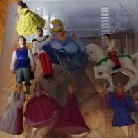 Пепеляшка Белл принц принцеси пластмасови играчки фигурки за игра и торта, снимка 1 - Фигурки - 28028871