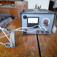 Старо зарядно устройство за акумулатор #3, снимка 1 - Антикварни и старинни предмети - 44859191