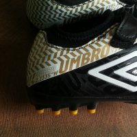 UMBRO Football Boots Kids Размер EUR 31,5 детски бутонки с лепка 5-14-S, снимка 3 - Детски маратонки - 43168181