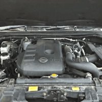 Двигател за Nissan Navara 2.5 dci, снимка 2 - Части - 39656090