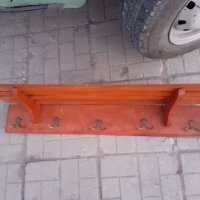 Дървена закачалка запазена с 5 месингови закачалки, снимка 1 - Декорация за дома - 34885153