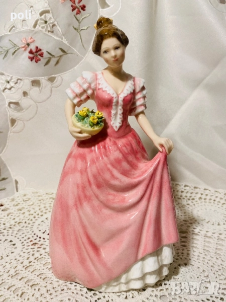 порцеланова статуетка , снимка 1