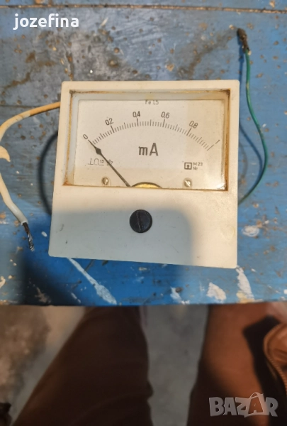 Амперметър- Аналогов милиамперметър 0–1 mA – ретро уред за електроника, снимка 1