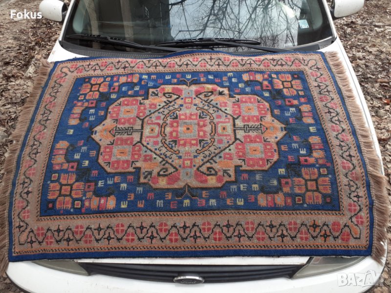Стар вълнен ръчно тъкан и бродиран килим - килимче, снимка 1