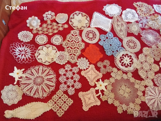 Продавам различни модели и разцветки карета на една кука 