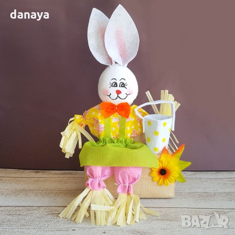 2069 Великденска украса Седнал заек с кошничка