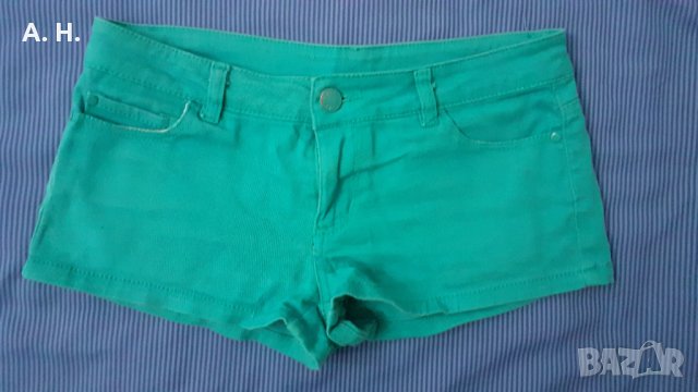 Зелени къси панталони, снимка 1 - Къси панталони и бермуди - 26601430