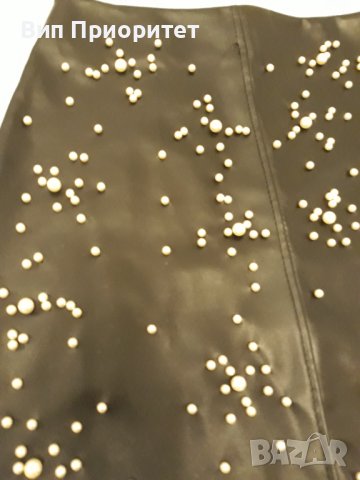 Ефектна черна кожена пола с перли, къса , нова , с по-едри и по-ситни перли , с цип отзад, снимка 10 - Поли - 37401989