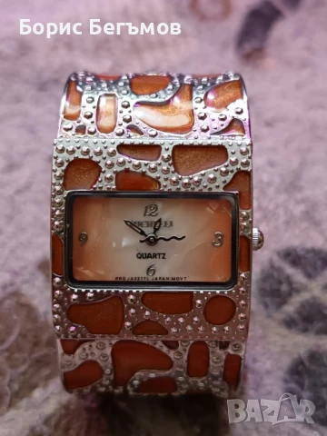 Дамски часовник-гривна, снимка 5 - Дамски - 51351524