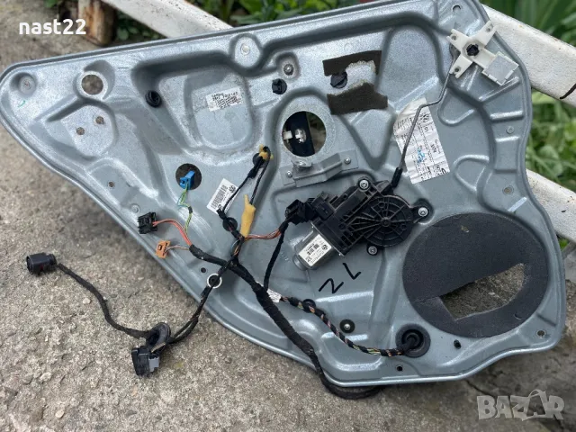 Заден ляв стъклоповдигач Фолскваген Поло 2004-2009 год