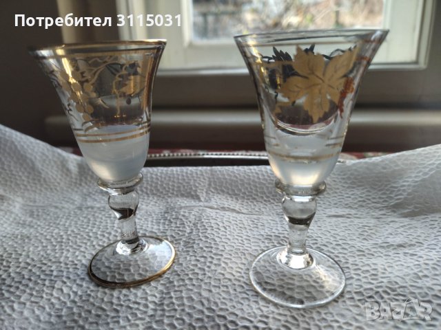 Красив ръчно рисуван с позлата сервиз, снимка 2 - Антикварни и старинни предмети - 43454024