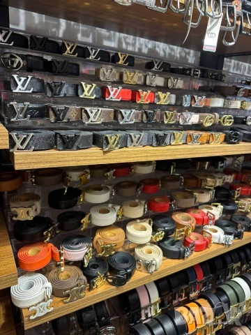 колани от естествена кожа в кутия celine hermes ysl saint laurent , снимка 10 - Колани - 51699964