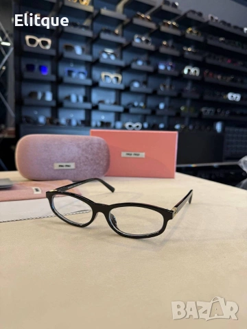 очила с черен обикновен калъф и ув защита miu miu , снимка 6 - Слънчеви и диоптрични очила - 53461309