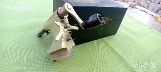 Стар немски часовникарски инструмент,, снимка 2 - Антикварни и старинни предмети - 48099849