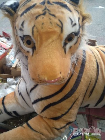 Голям плюшен тигър,около 120см. ,80см, снимка 1 - Плюшени играчки - 38952988