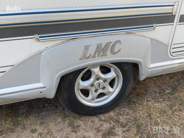 Каравана LMC Lord Ambassador , снимка 9 - Каравани и кемпери - 49931256