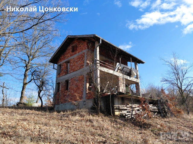 Продавам вилна сграда на груб строеж с дворно място, снимка 4 - Вили - 53587971