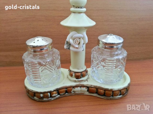 Стара порцеланова поставка за солници