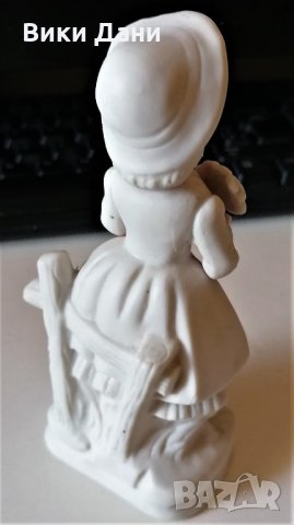 порцелан момиче с букет момче музикант, снимка 4 - Колекции - 33489893