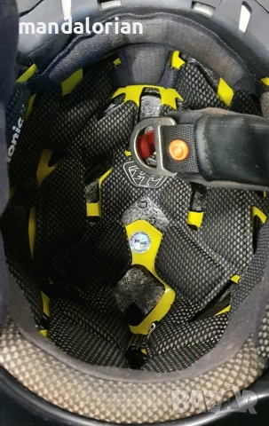 каска D4 CARBON HELMET W/MIPS STEALTH BLACK / SILVER size L Troy lee designs TLD, снимка 6 - Велосипеди - 52416396