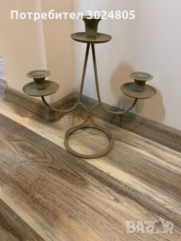 Метален свещник