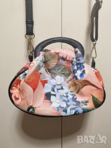 Дамска чантичка PRADA. , снимка 5 - Чанти - 51956407