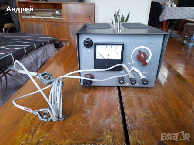 Старо зарядно устройство за акумулатор #3, снимка 1 - Антикварни и старинни предмети - 44859191
