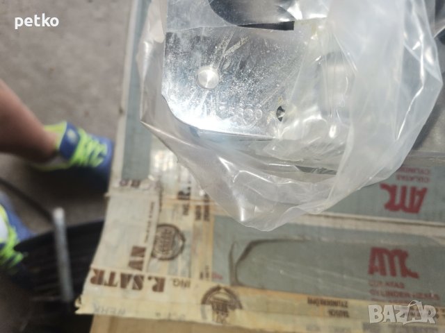 продавам нова глава за Опел 1.7 дти , снимка 2 - Части - 43166942