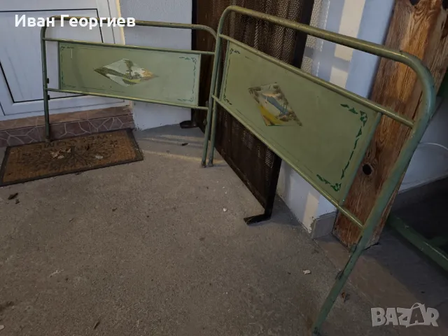 Метални легла с пружина 2бр- голямо 184х110см и детско 132х70 см, снимка 2 - Спални и легла - 49875928