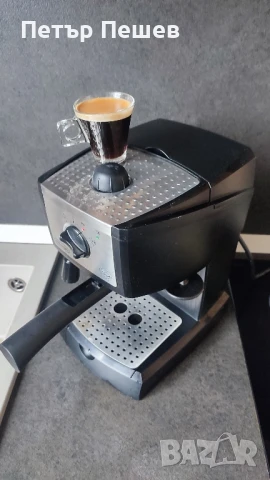 Кафемашина Delonghi Ec155 перфектно еспресо кафе крема цедка Делонги 15bar 1100w, снимка 1