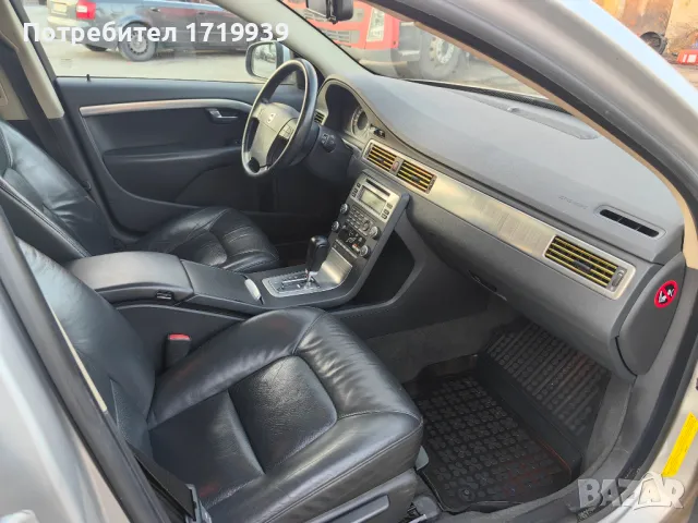 Volvo V70 2.5T Газ/Бензин, снимка 13 - Автомобили и джипове - 48136227