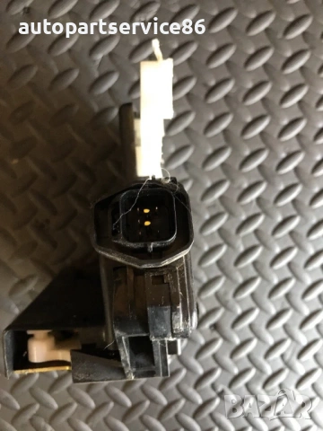 брава на предната дясна врата за KIA Opirus 3.5 (2006), снимка 3 - Части - 53274016