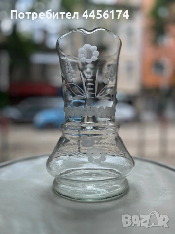 Стъклена ваза с интересна форма , снимка 1
