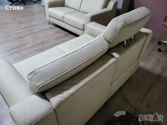 Кремав кожен комплект дивани две двойки HUKLA KS473120, снимка 12 - Дивани и мека мебел - 48306754