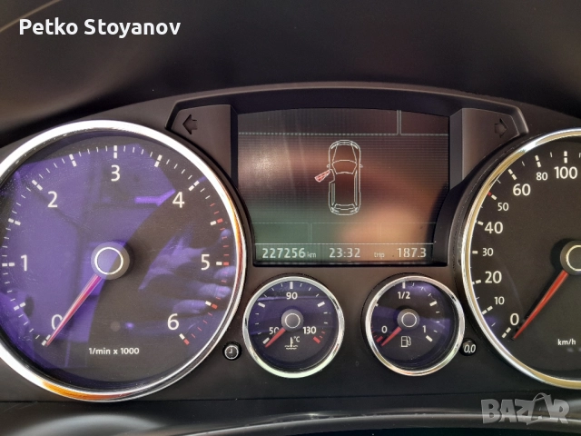 Продавам VW Touareg V6 3.0TDI, снимка 8 - Автомобили и джипове - 51653323