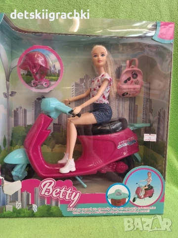 Кукла Барби с розов скутер и каска