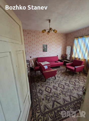 Продава се двуетажна къща , снимка 10 - Къщи - 51434549