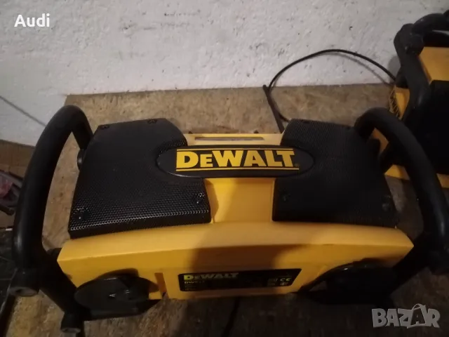 Строително радио DEWALT  DW911 Липсва антената.  Състоянието е видно от снимките!, снимка 2 - Радиокасетофони, транзистори - 48436721