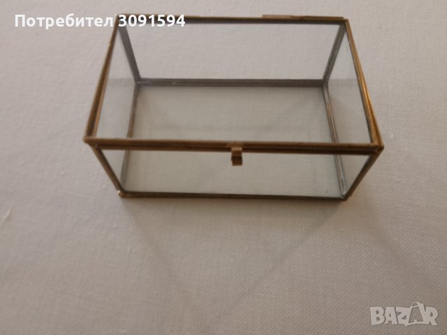 Кутия за бижута от метал и стъкло , снимка 1 - Антикварни и старинни предмети - 43482303