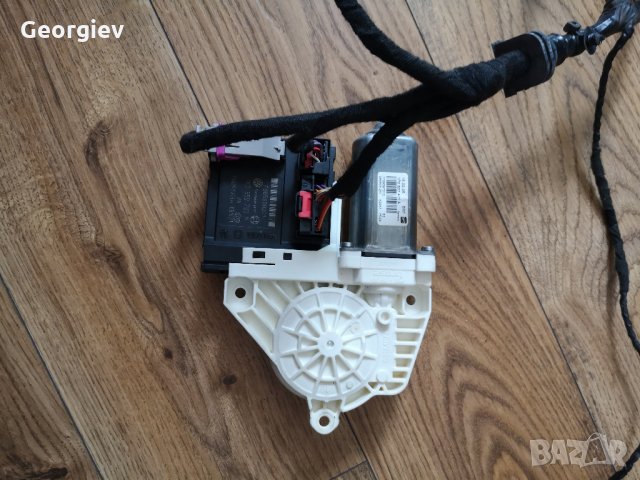 Стъклоповдигач заден ляв за СЕАТ ЛЕОН seat leon 1P 2006г., снимка 2 - Части - 31409365