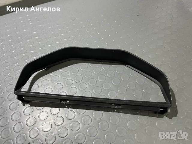 Пластмасата около километража за BMW E30