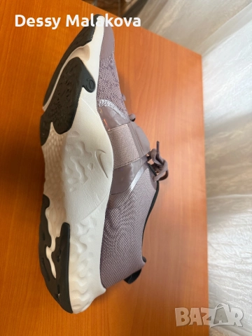 Чисто нови дамски маратонки Nike внос Америка! 40 номер. Топ оферта!, снимка 2 - Маратонки - 52090320