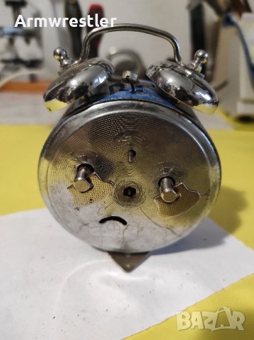 Стар Немски Механичен Часовник Будилник Ruhla, снимка 2 - Антикварни и старинни предмети - 43515568