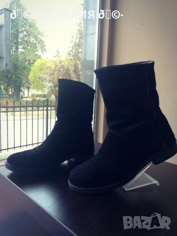Боти от естествен велур 