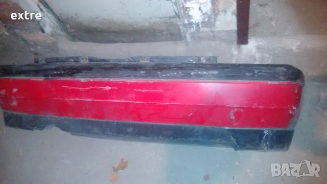 Задна червена броня от голф 3  Volkswagen Golf III